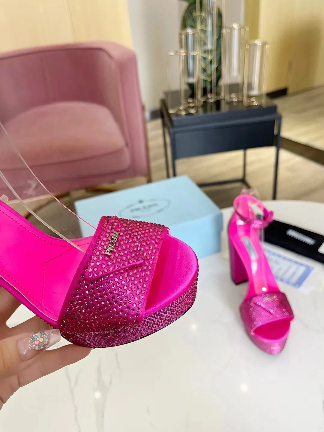 👟👟Ex-factory price 600👟👟 (imitation leather bottom-20) 👉New arrival👈Remove the original board and make a 1:1 replica‼ ️The highest version ✅ Prada's early spring catwalk hot style 😘The latest spring model Thick heel water platform rhinestone series (genuine leather outsole) (simulated leather sole) A must-have for goddesses The upper and the feet are super beautiful 👉The upper is made of imported open-edge beaded cowhide, soft and textured, lining + foot pads, imported sheepskin, breathable and comfortable, private model water platform, heel platform 3.5M, heel height 11.5M Code number 35M-39M (34 40 414243 (custom-made, non-refundable and non-exchangeable)